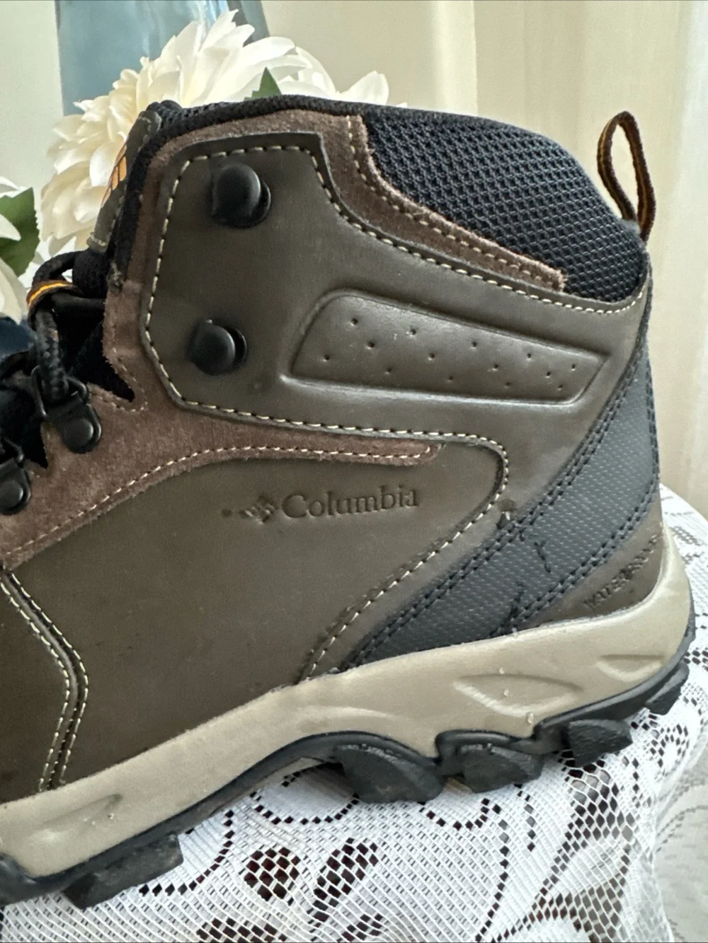 Columbia Dark Brown and Black Men's Hiking Boots